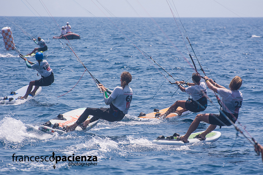 35974 - 2015 IKA Formula Kite World Champs: Day 4