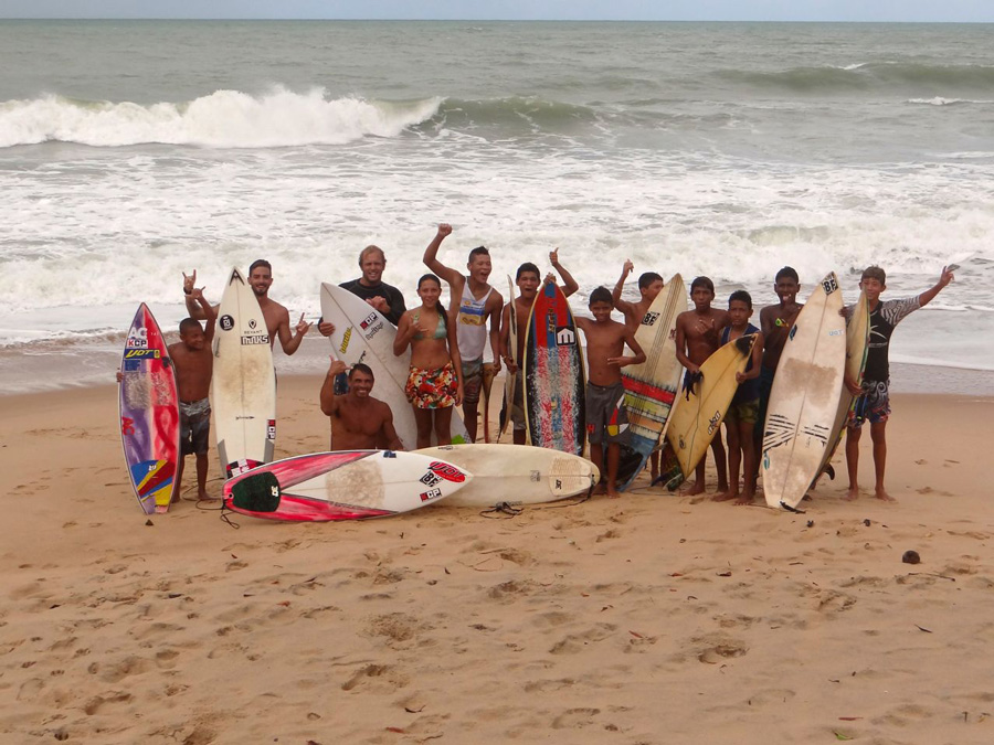 local kids - PASSEIO: A family kitesurf trip