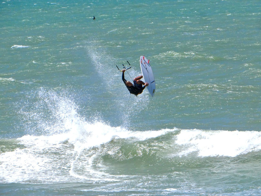 teaked back roll - PASSEIO: A family kitesurf trip