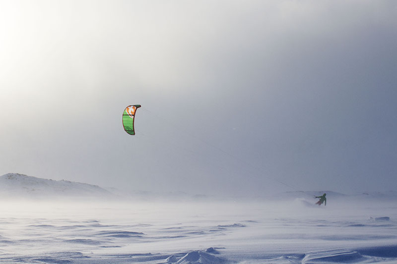 natur japan  572 - CLOSED ROADS - A Norwegian snowkite adventure