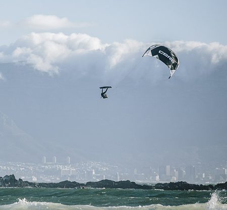 YH 20170202 KingoftheAir  66A1952 Credit@Ydwer e1487218462614 450x416 - BTS: Red Bull King of the Air 2017