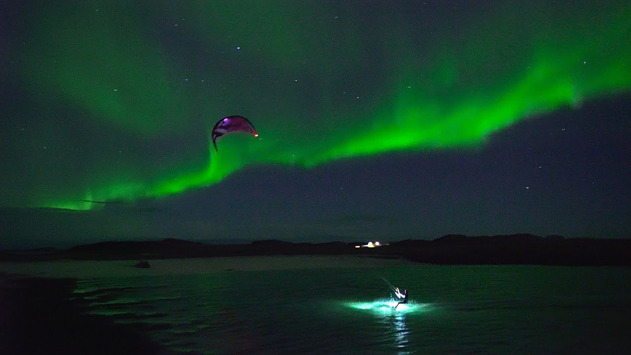 kiting under the northern lights - Kiting under the Northern Lights