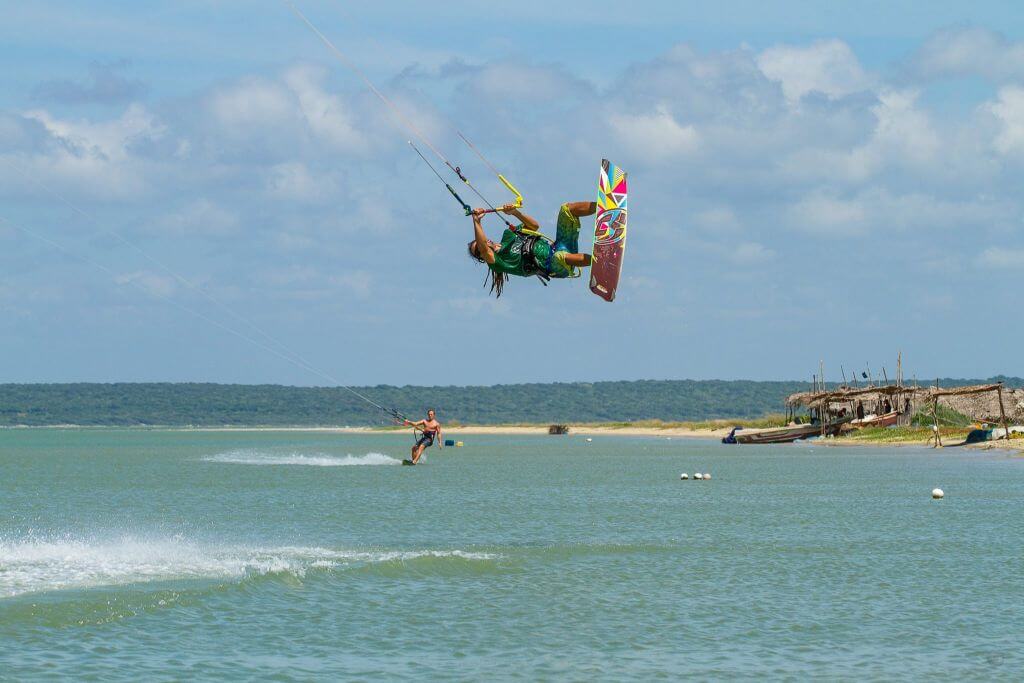 kitesurfing srilanka - Great flat water lagoons to learn to kitesurf