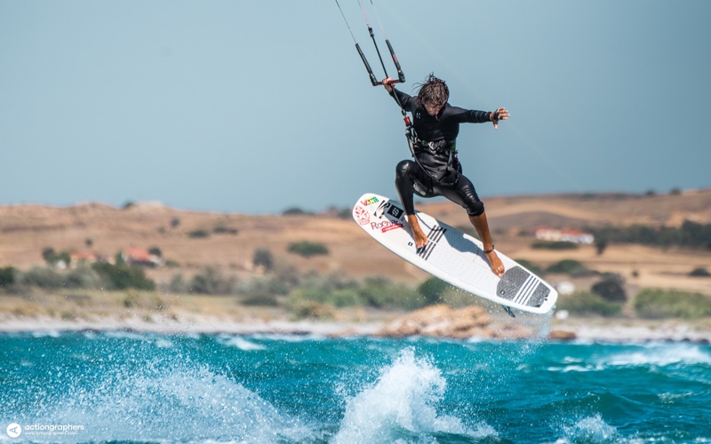 ADA 2731 - 5 reasons why you should kitesurf in Limnos