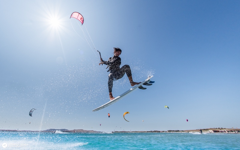 ADA 3054 - 5 reasons why you should kitesurf in Limnos