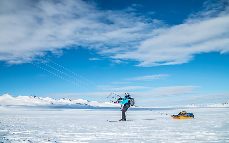 Matthias Haunholder Antarctica Kite III Foto Johannes Aitzetmüller 753x471 - NO MAN'S LAND: EXPEDITION ANTARCTICA