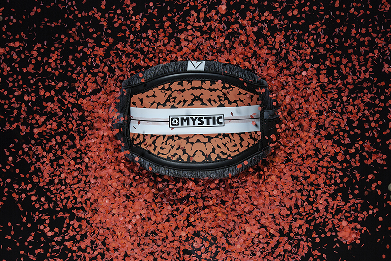 Mystic FW1819 Harness Gem Bruna Kajiya - New Mystic Fall/Winter 2018-19 Collection out now