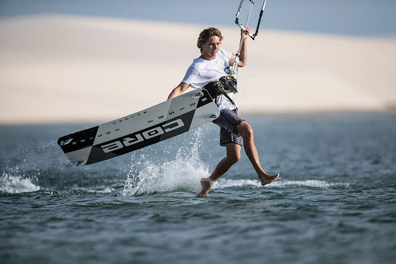 CORE Fusion 4 // Fusion 4 LW CORE Kiteboarding Fusion 4 LW Lightwind TBX13637 RGB 1600 c Thomas Burblies - CORE Fusion 4 // Fusion 4 LW