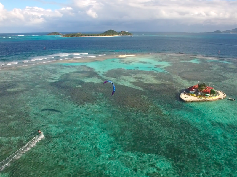 Happy Island bar 800x600 - Uncharted Kitesurfing - Grenadines