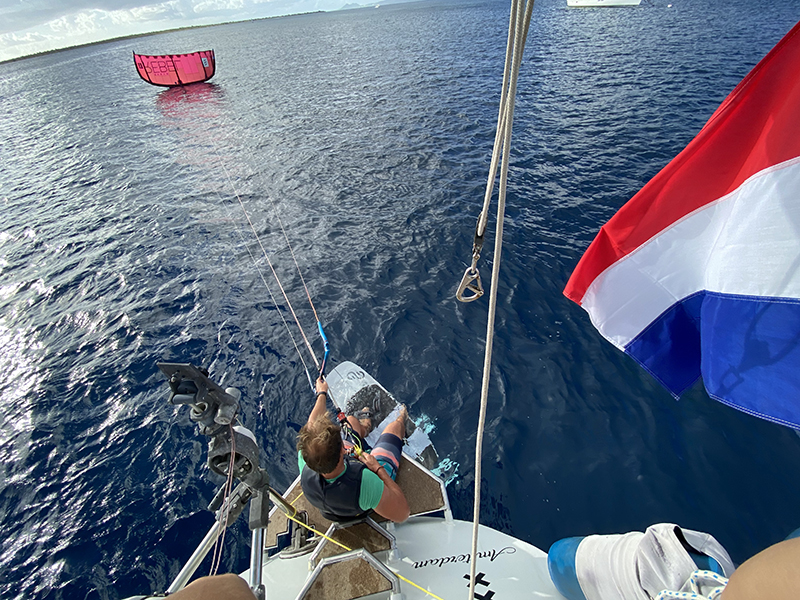 Starting from the boat copy - Yndeleau EP 06: Bonaire - Foiling for the first time