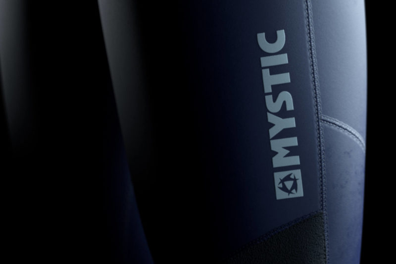 MYSTIC FW2122 DETAIL MEN MAJESTIC FZ colorC CLOSE F V08 scaled 800x533 - Mystic Majestic Wetsuit 2022