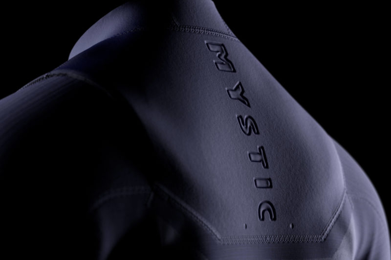 MYSTIC FW2122 DETAIL MEN MAJESTIC FZ colorC CLOSE H V09 scaled 800x533 - Mystic Majestic Wetsuit 2022