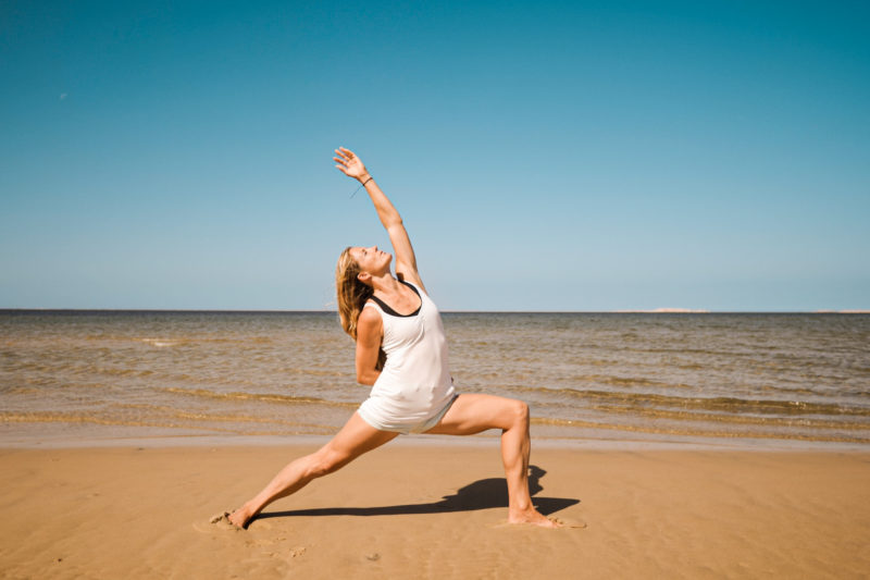 Free your Mind Experience - Spain FyM Yoga beach 800x533 - Free your Mind Experience - Spain