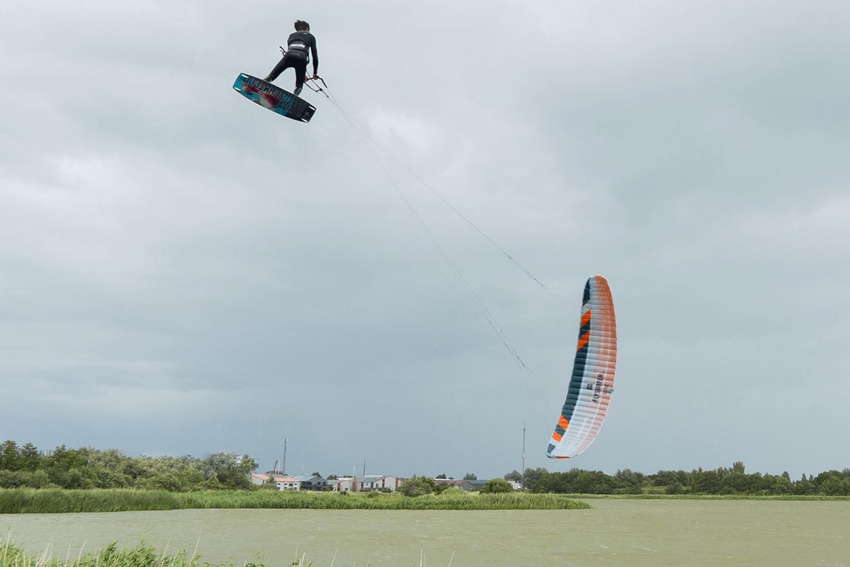 F2 - FLYSURFER Welcome EVAN KLIJN!