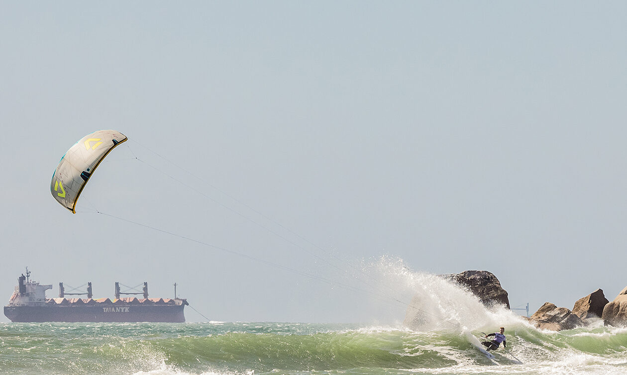 TheKiteMag 61 Slaying Giants Duotone James Carew Ben Hartley Chris Besson Heidi Hansen Jason Broderick Lukas K Stiller Poppashotz 12 1260x754 - Slaying Giants