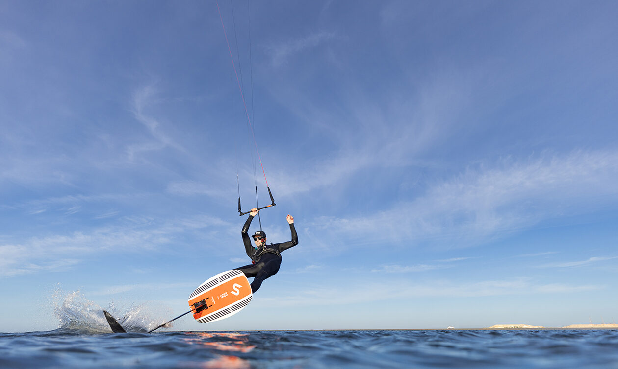 TheKiteMag 63 Slingshot One Lock 3 1260x754 - Tech & Materials: Slingshot One-Lock