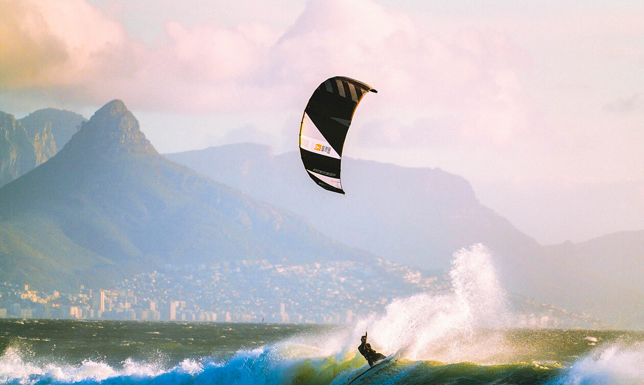 TheKiteMag 65 Waves Between Us RRD Carl Ferreira 1 1260x754 - Waves Between Us