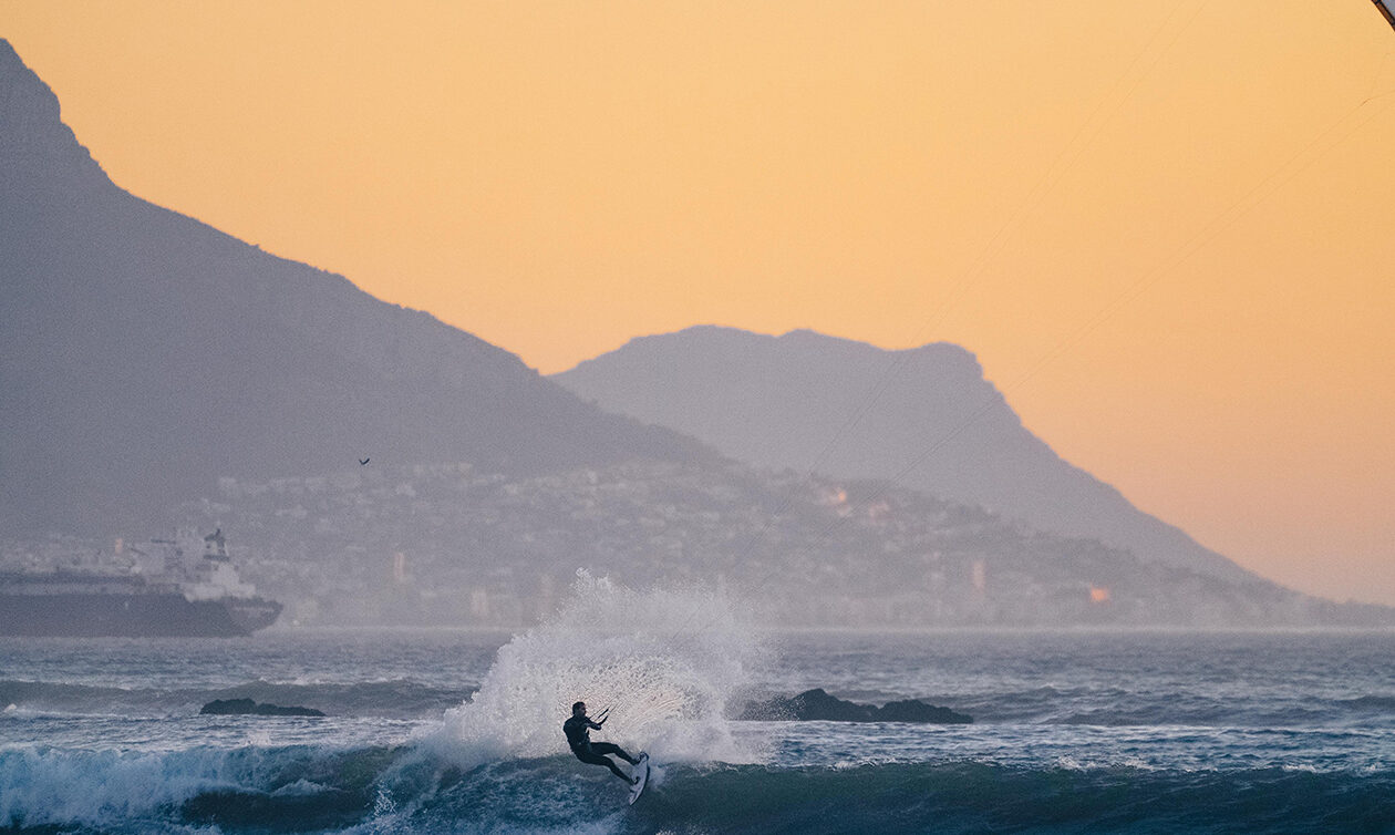 TheKiteMag 65 Waves Between Us RRD Carl Ferreira 13 1260x754 - Waves Between Us